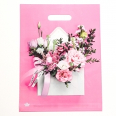 Розовый пакет с цветочным принтом и вырубной ручкой (40х31 см) - Сима-Ленд - купить с доставкой в Энгельсе