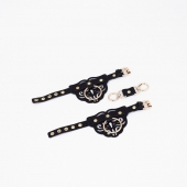 Черные кожаные наручники с клепками, кольцами и золотистой фурнитурой - Crazy Handmade - купить с доставкой в Энгельсе