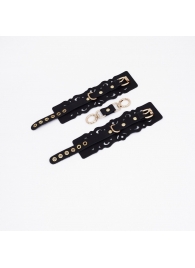 Черные кожаные наручники с узорами и золотистой фурнитурой - Crazy Handmade - купить с доставкой в Энгельсе