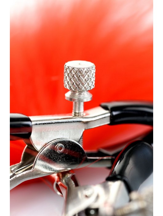 Зажимы для сосков с красным пухом Theatre - ToyFa - купить с доставкой в Энгельсе